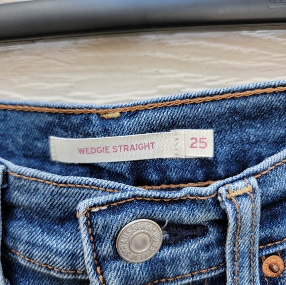 Levi's wedgie straight women's jeans size 25 color blue used excellent Condition - Picture 6 of 11
